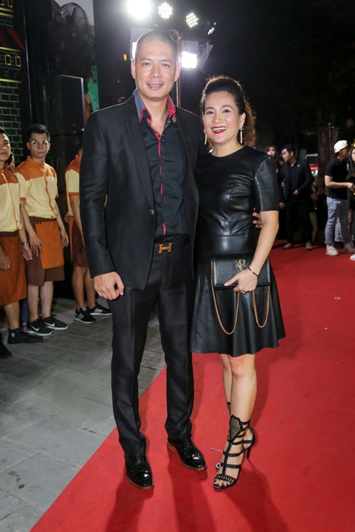 Minh Hằng vẫn gợi cảm đi diễn sau khi "khóc cạn nước mắt" - 10