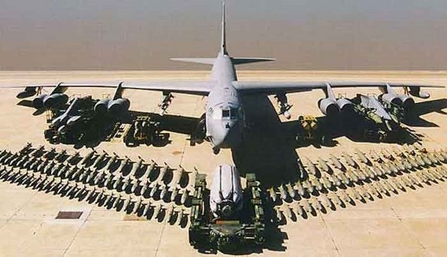 Mỹ biến “pháo đài bay” B-52 thành siêu máy bay tối tân - 1
