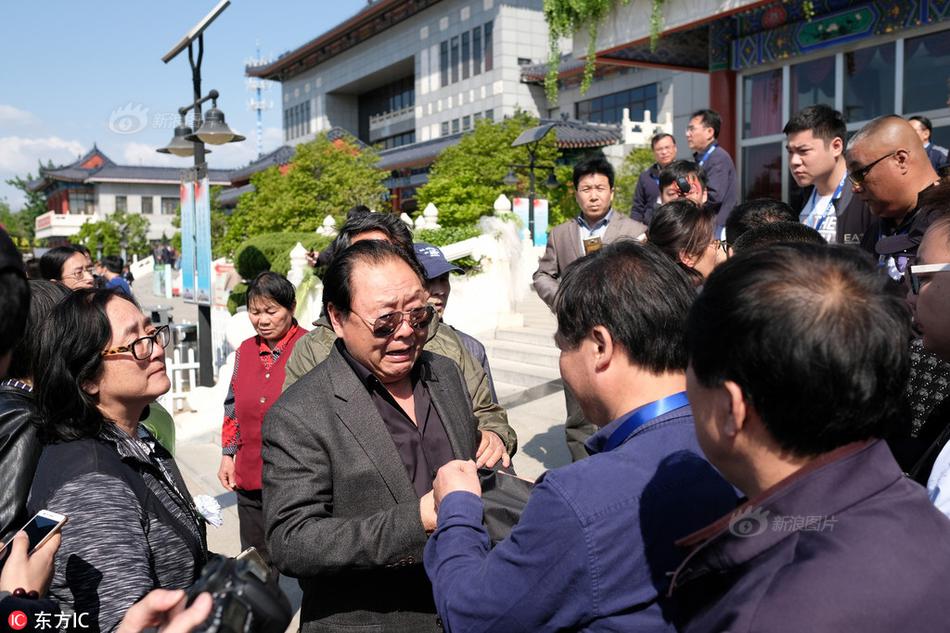 &#34;Thầy trò Đường Tăng&#34; nghẹn ngào tại đám tang đạo diễn Tây Du Ký - 3