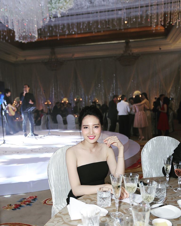 Những cô vợ nõn nà, trẻ hơn chồng 25-30 tuổi của showbiz Việt - 3