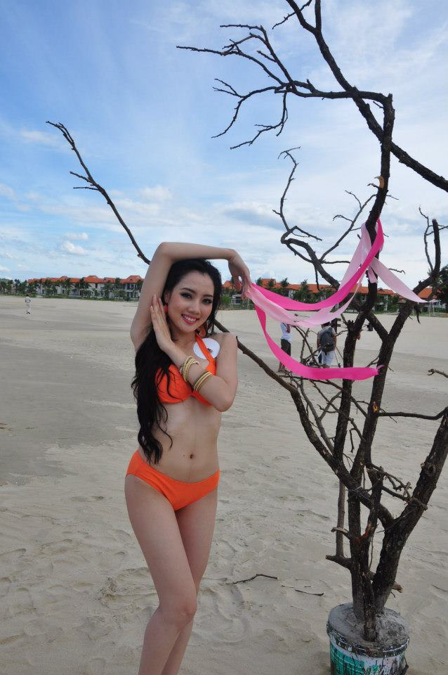 Những cô vợ nõn nà, trẻ hơn chồng 25-30 tuổi của showbiz Việt - 6