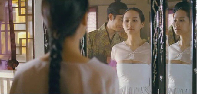 Tên tuổi nữ diễn viên Jo Yeo Jung gắn liền với nhiều bộ phim nóng bỏng từ cổ trang đến hiện đại. Cô thường được nhắc tới với vai tỳ thiếp của nhà vua được sủng ái nhưng trải qua mối tình oan nghiệt với người tình ngoài chốn hậu cung.