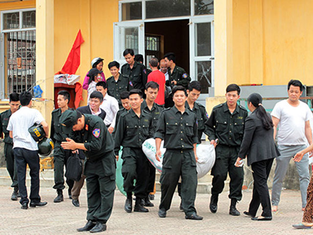 Ảnh: Toàn cảnh buổi thả 19 cán bộ, chiến sĩ tại Đồng Tâm