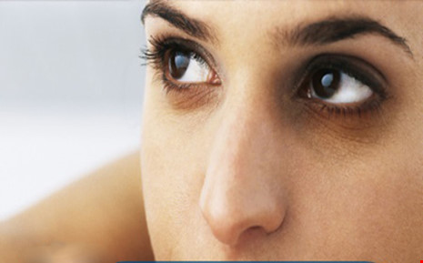 Quầng thâm ở mắt rất có thể là dấu hiệu bệnh gan, thận - 1