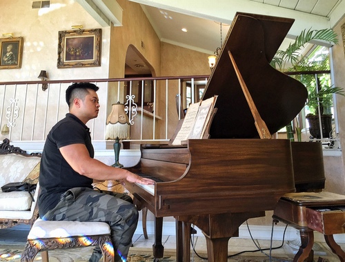 "Người thừa kế" của ông trùm Phan Quân đời thực sống thế nào? - 4