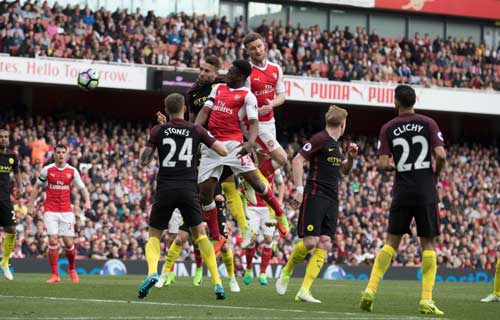 Arsenal – Man City: Một miếng khi đói - 2