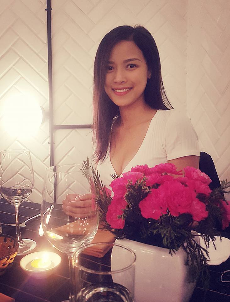 "Nữ y tá nóng bỏng nhất làng hài" khoe ảnh đời thường táo bạo - 10