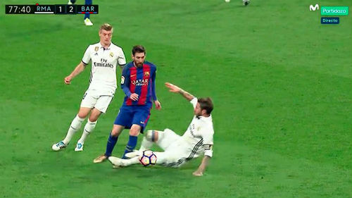 Chùm ảnh Real Madrid - Barcelona: &#34;Người khổng lồ&#34; Messi - 9