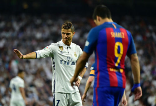 Chùm ảnh Real Madrid - Barcelona: &#34;Người khổng lồ&#34; Messi - 1