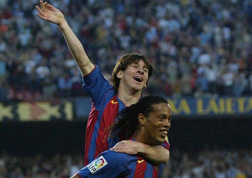 10 khoảnh khắc làm nên sự nghiệp vĩ đại của Messi - 1