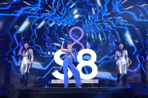 Hà Nội vỡ oà trước màn song tấu vô cực giữa công nghệ và âm nhạc - 8