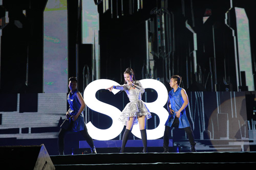 Hà Nội vỡ oà trước màn song tấu vô cực giữa công nghệ và âm nhạc - 11