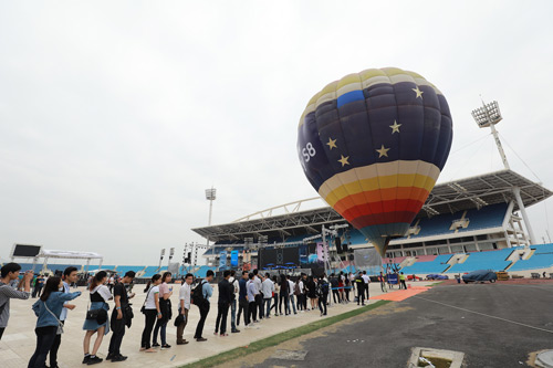Hà Nội vỡ oà trước màn song tấu vô cực giữa công nghệ và âm nhạc - 6