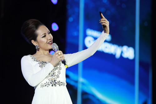 Hà Nội vỡ oà trước màn song tấu vô cực giữa công nghệ và âm nhạc - 9