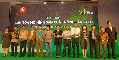 Vingroup ký thỏa thuận hợp tác với 500 hộ sản xuất - 1