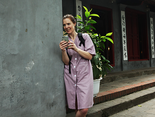 Người mặc váy ngắn, quần cộc bị cấm vào đền Ngọc Sơn - 12