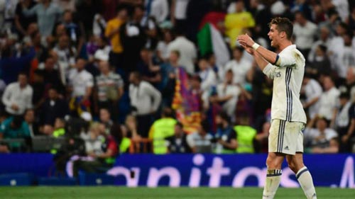 Real: Ronaldo “làm HLV”, quát tháo 2 SAO kỳ cựu - 1