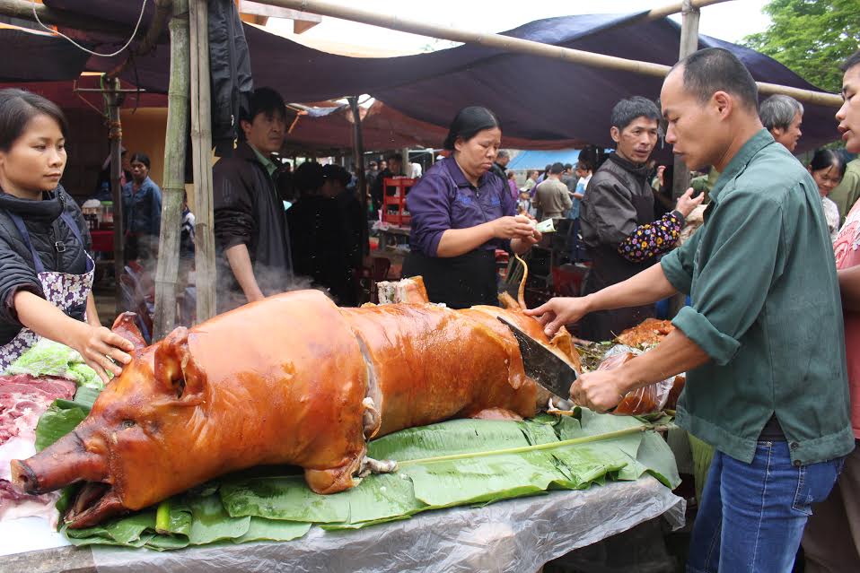 Ngắm “rừng” lợn quay ở Lạng Sơn, ai cũng phát thèm! - 6