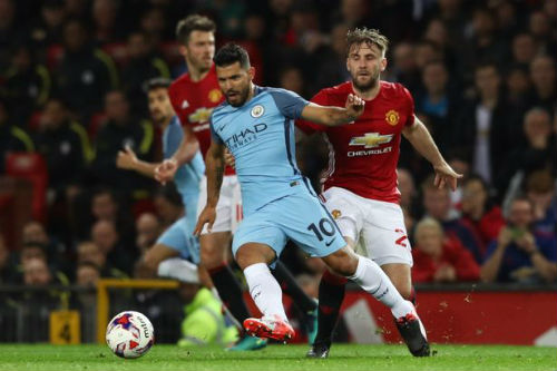 Trước derby Manchester, Aguero “bóng gió” chọc tức MU - 1