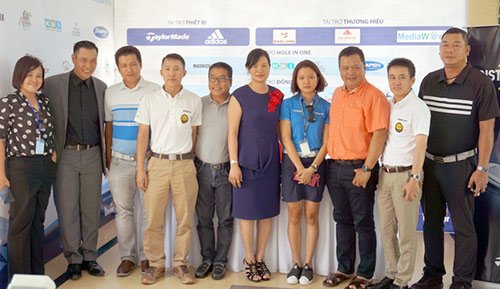 Tin thể thao HOT 26/4: Sharapova được sếp lớn bênh vực - 6