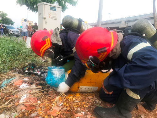 TP.HCM: Truy tìm “thủ phạm” vứt 2 bình thép nghi chứa khí lỏng cực độc - 2