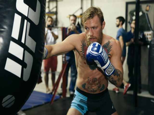 “Gã điên” McGregor luyện boxing, học Lý Tiểu Long