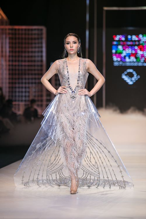 Hà Hồ, Lệ Quyên mặc sang chảnh, ngoảnh mặt làm ngơ khi "chạm trán" - 15