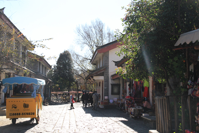 Cố trấn Thúc Hà thuộc thành phố Lệ Giang, Vân Nam, Trung Quốc. Một thị trấn cổ nằm dưới chân ngọn núi tuyết Ngọc Long mỹ lệ, bởi vậy không khí ở đây quanh năm lạnh giá.