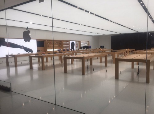 Apple Store tại Carlifornia liên tiếp bị trộm “viếng thăm” - 1