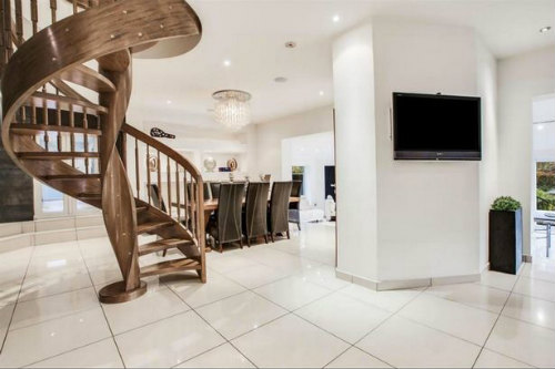 MU: Mourinho bị chê nhát, Fellaini tàn nghiệp bán cả nhà - 2