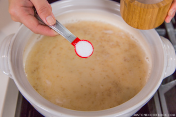 30/4, đãi cả nhà lẩu sữa đậu nành thanh mát lạ miệng - 7