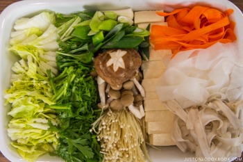 30/4, đãi cả nhà lẩu sữa đậu nành thanh mát lạ miệng - 3