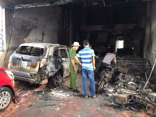 Nóng trong ngày: “Người của showbiz” trộm xế hộp, ủi một loạt xe máy - 2