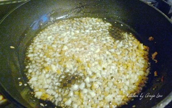 Ngày nghỉ trổ tài làm gà hấp mỡ hành tuyệt ngon đãi cả nhà - 4