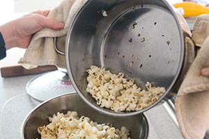 Tuyệt chiêu nổ bỏng tại nhà mà không cần lò vi sóng - 6