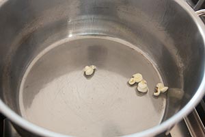 Tuyệt chiêu nổ bỏng tại nhà mà không cần lò vi sóng - 3