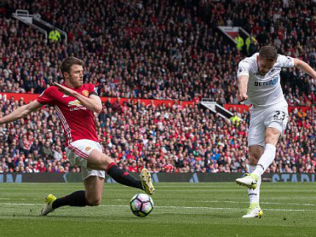 TRỰC TIẾP MU - Swansea: Rooney lập công trên chấm 11m