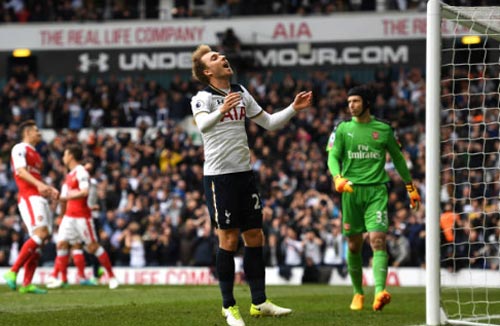 Tottenham - Arsenal: 146 giây định đoạt derby - 1