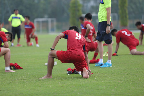 Cầu thủ khoẻ nhất U20 Việt Nam đầu hàng bài tập thể lực - 1