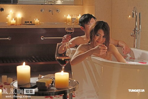 Cảnh yêu ngọt ngào và lãng mạn dưới nước của sao Hoa ngữ - 4