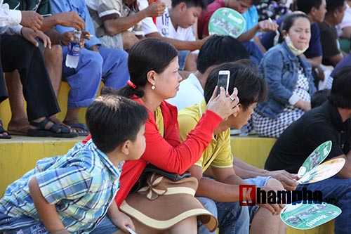 Nữ biker Thái làm xiếc với xe khiến người đẹp Việt thót tim - 12