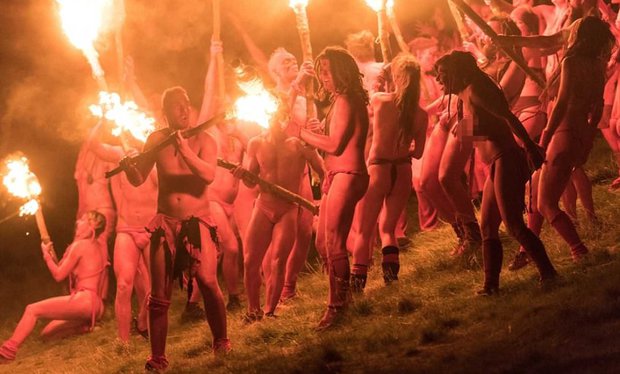 Nghìn người khỏa thân cháy hết mình trong lễ hội Lửa - 3