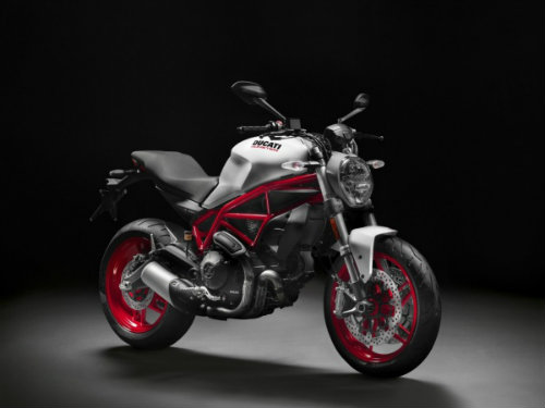 Suzuki GSX-S750 “ăn thịt” đối thủ Ducati Monster 797? - 2