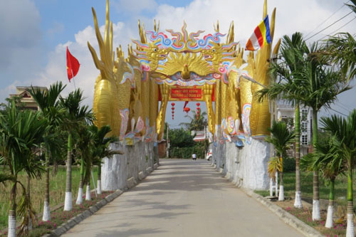 Cận cảnh phủ thờ không phép có đôi rồng khổng lồ ở Thái Bình - 3