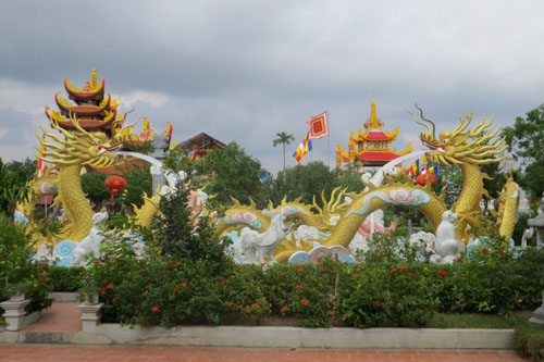 Cận cảnh phủ thờ không phép có đôi rồng khổng lồ ở Thái Bình - 4