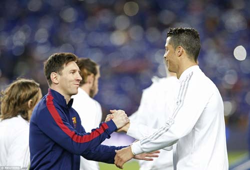 Tin HOT bóng đá tối 4/5: Người Argentina khen Ronaldo giỏi như Messi - 1