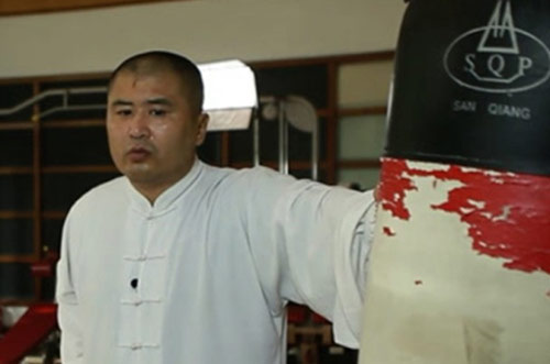 Chấn động MMA: Võ Trung Quốc bị sỉ nhục bởi nhân viên massage - 1