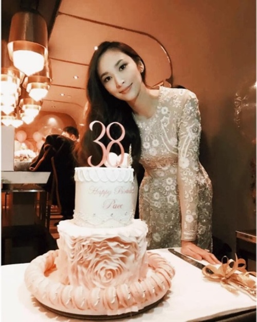 "Phát hờn" hội mỹ nhân nức tiếng Cbiz đã đẹp lại lấy chồng giàu sụ - 11