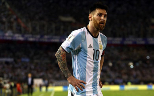 Nghịch lý: Messi thoát án phạt, báo Argentina giễu cợt - 2