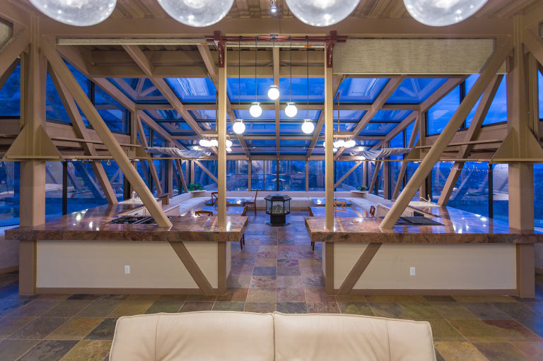 Có gì trong “tổ chim ưng” được rao bán 34 tỷ đồng? - 10